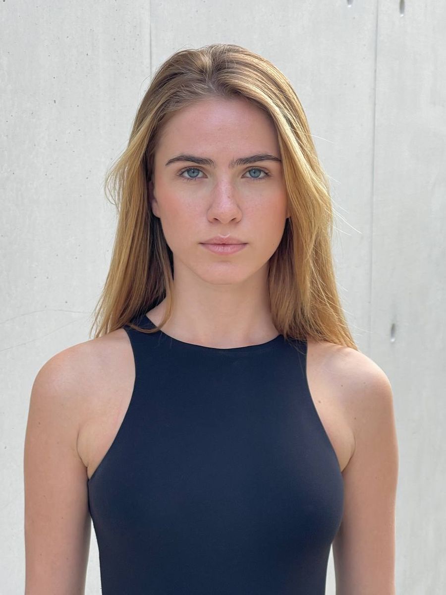 Valeria - 2 of 4